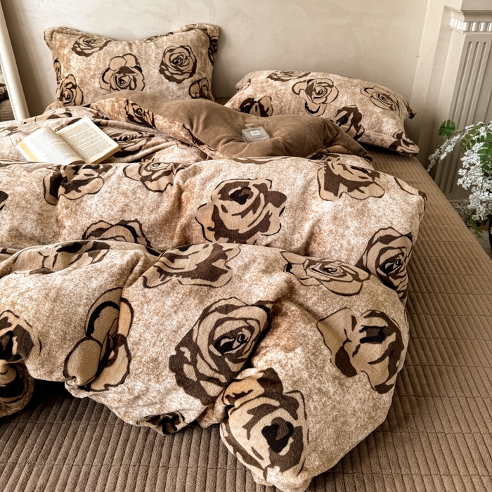 91家纺网 家纺一手货源 找家纺 小叮当家纺仓储工厂店 买家秀 爆款花型2025秋冬新款高克重全消光牛奶绒印花大红喜庆保暖四件套直播 慕色玫瑰