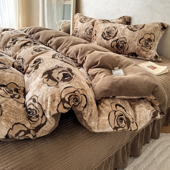 91家纺网 家纺一手货源 找家纺 小叮当家纺仓储工厂店 买家秀 爆款花型2025秋冬新款高克重全消光牛奶绒印花大红喜庆保暖四件套直播 慕色玫瑰