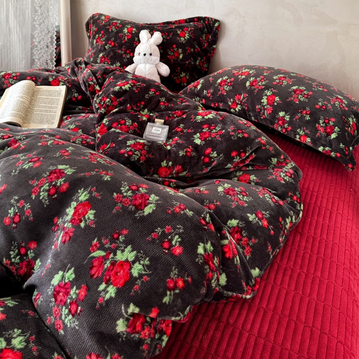 91家纺网 家纺一手货源 找家纺 小叮当家纺仓储工厂店 买家秀 爆款花型2025秋冬新款高克重全消光牛奶绒印花大红喜庆保暖四件套直播 花妖