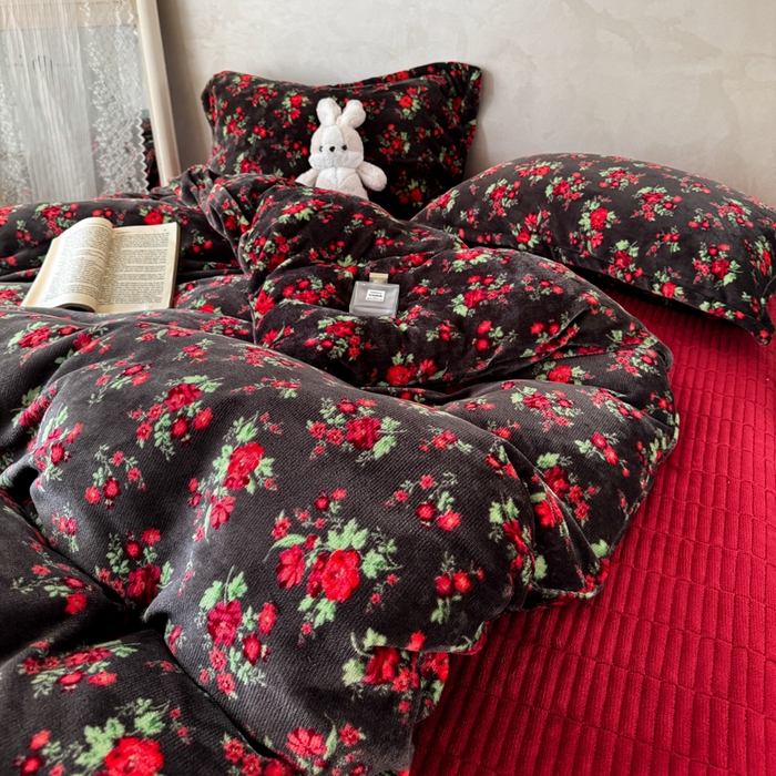 91家纺网 家纺一手货源 找家纺 小叮当家纺仓储工厂店 买家秀 爆款花型2025秋冬新款高克重全消光牛奶绒印花大红喜庆保暖四件套直播 花妖