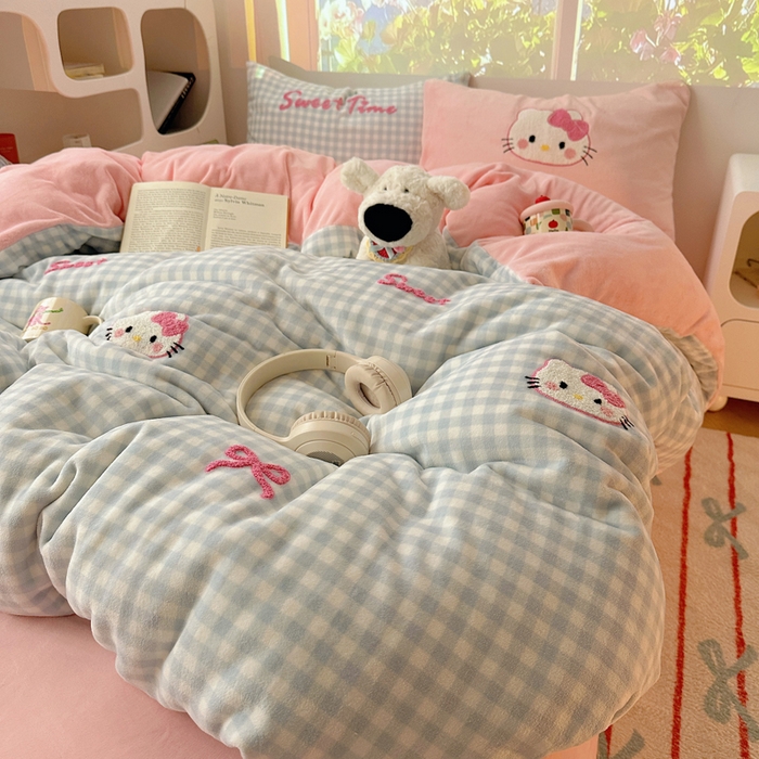 小叮当家纺仓储工厂店 买家秀 爆款花型2025新款秋冬保暖牛奶绒卡通小清新毛巾绣系列四件套 蓝格猫咪