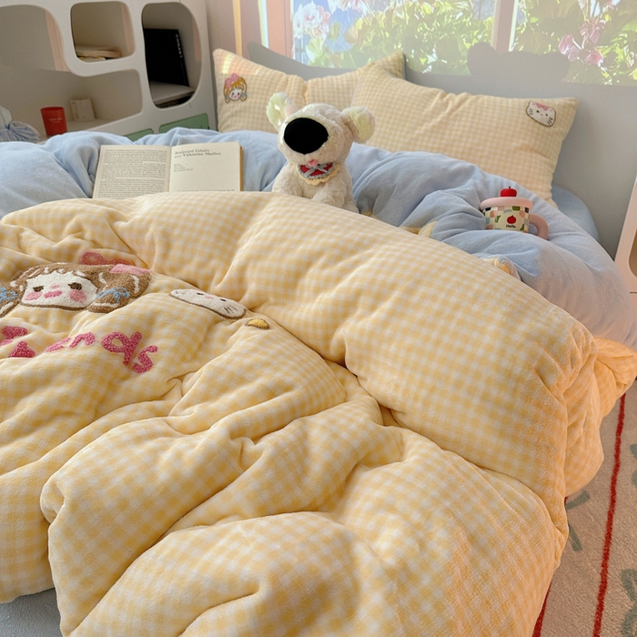 小叮当家纺仓储工厂店 买家秀 爆款花型2025新款秋冬保暖牛奶绒卡通小清新毛巾绣系列四件套 黄格小女孩