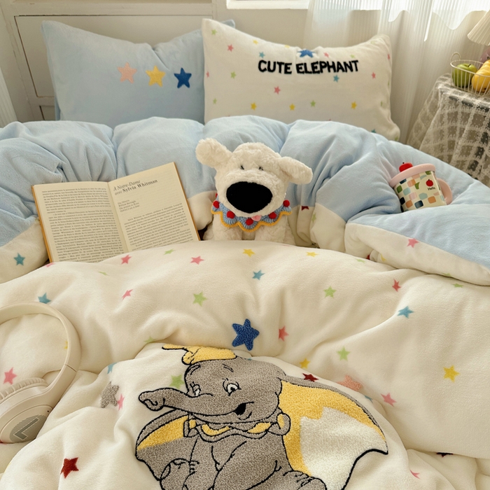 91家纺网 家纺一手货源 找家纺 小叮当家纺仓储工厂店 买家秀 爆款花型2025新款秋冬保暖牛奶绒卡通小清新毛巾绣系列四件套 星星小飞象