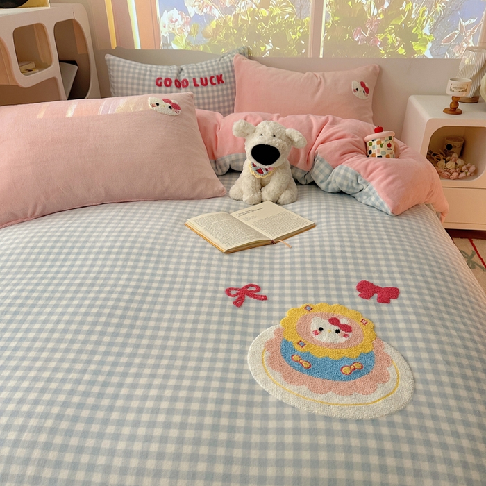 91家纺网 家纺一手货源 找家纺 小叮当家纺仓储工厂店 买家秀 爆款花型2025新款秋冬保暖牛奶绒卡通小清新毛巾绣系列四件套 蛋糕花喵