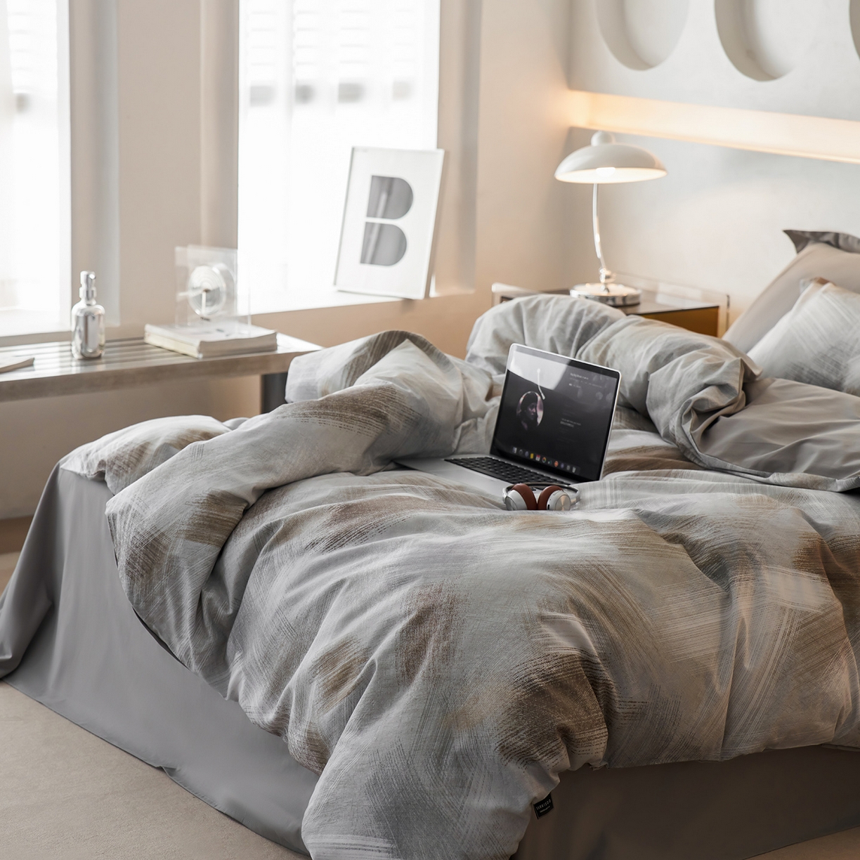 91家纺网 家纺一手货源 找家纺 三味舒屋 2025新款50支全棉印花磨毛四件套-旷野系列 旷野灰