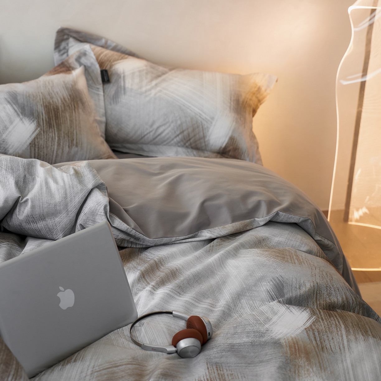 91家纺网 家纺一手货源 找家纺 三味舒屋 2025新款50支全棉印花磨毛四件套-旷野系列 旷野灰