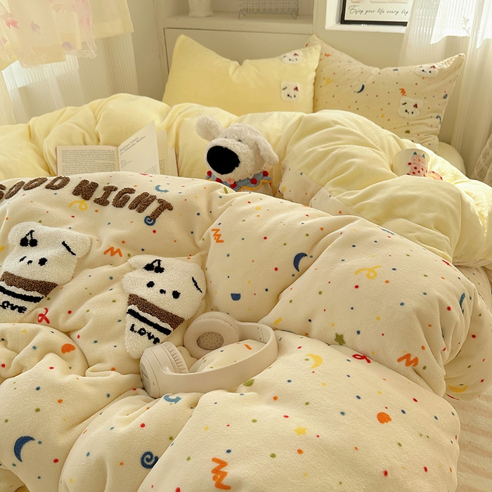 小叮当家纺仓储工厂店 买家秀 爆款花型2025新款秋冬保暖牛奶绒卡通小清新毛巾绣系列四件套 碎碎冰淇淋