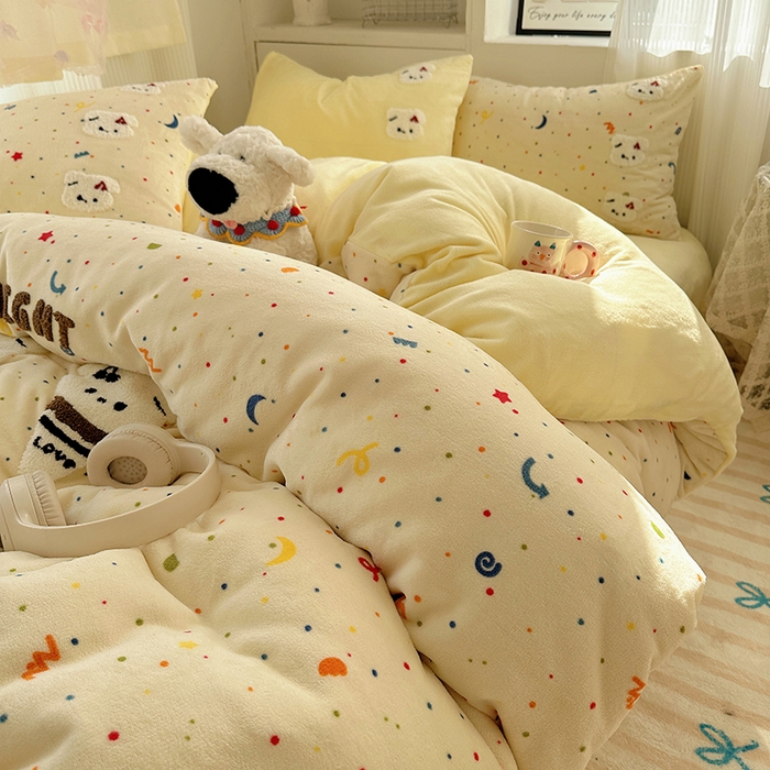 91家纺网 家纺一手货源 找家纺 小叮当家纺仓储工厂店 买家秀 爆款花型2025新款秋冬保暖牛奶绒卡通小清新毛巾绣系列四件套 碎碎冰淇淋