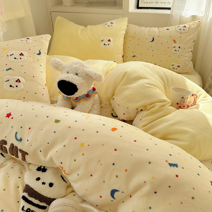 91家纺网 家纺一手货源 找家纺 小叮当家纺仓储工厂店 买家秀 爆款花型2025新款秋冬保暖牛奶绒卡通小清新毛巾绣系列四件套 碎碎冰淇淋