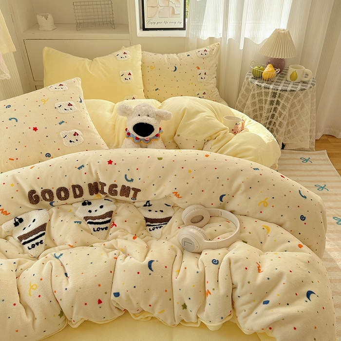 91家纺网 家纺一手货源 找家纺 小叮当家纺仓储工厂店 买家秀 爆款花型2025新款秋冬保暖牛奶绒卡通小清新毛巾绣系列四件套 碎碎冰淇淋