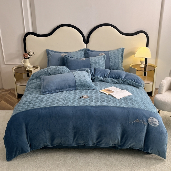 梓之赫 2025新款全消光牛奶绒四件套-浪漫玫瑰 浪漫玫瑰-宝石蓝