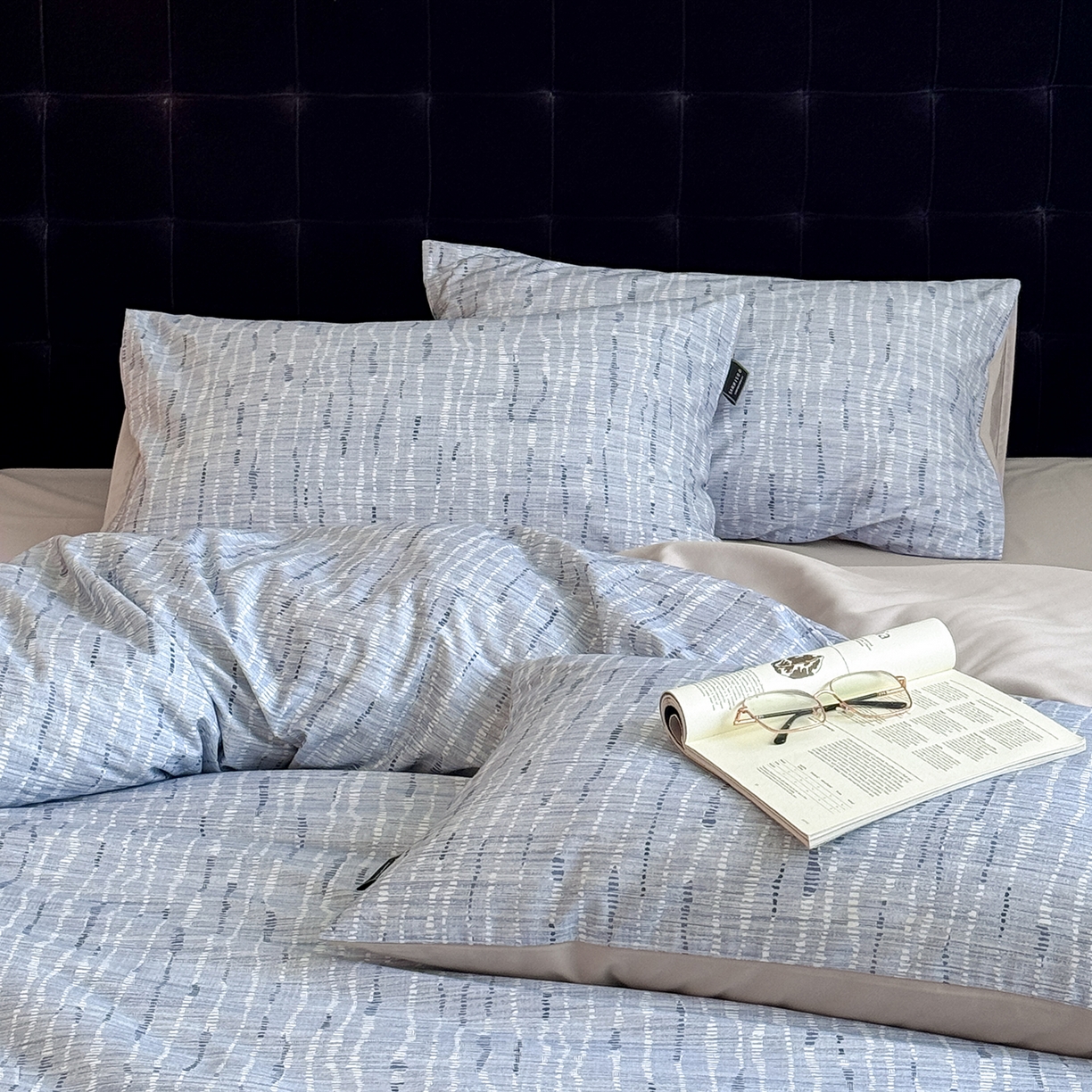 91家纺网 家纺一手货源 找家纺 三味舒屋 2025新款50支全棉印花磨毛四件套-麦吉拉系列 券后（包含优惠券后）不低于289/309元 磨毛麦吉拉蓝