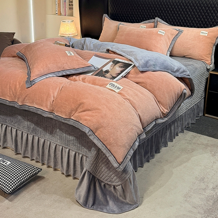 91家纺网 家纺一手货源 找家纺 （总）芷卧 2025新款高克重牛奶绒四件套床盖款