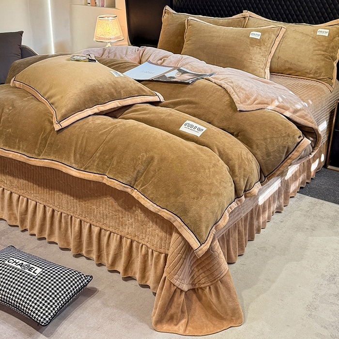 91家纺网 家纺一手货源 找家纺 （总）芷卧 2025新款高克重牛奶绒四件套床盖款