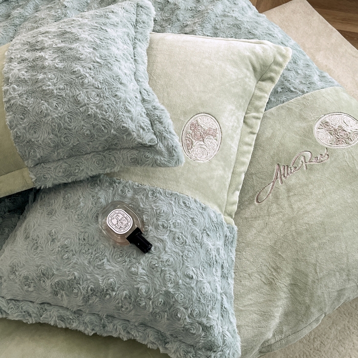 91家纺网 家纺一手货源 找家纺 梓之赫 2025新款全消光牛奶绒四件套-浪漫玫瑰 浪漫玫瑰-淡绿