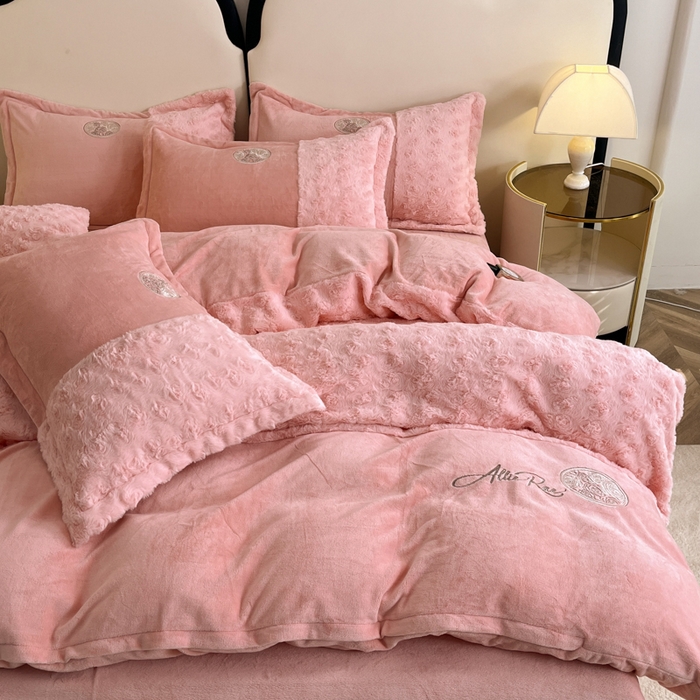 91家纺网 家纺一手货源 找家纺 梓之赫 2025新款全消光牛奶绒四件套-浪漫玫瑰 浪漫玫瑰-粉玉