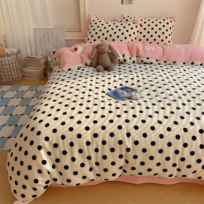 91家纺网 家纺一手货源 找家纺 小叮当家纺仓储工厂店 买家秀 爆款花型2025新款高克重豆豆绒牛奶绒四件套泡芙感床盖套件直播热款 米色团团