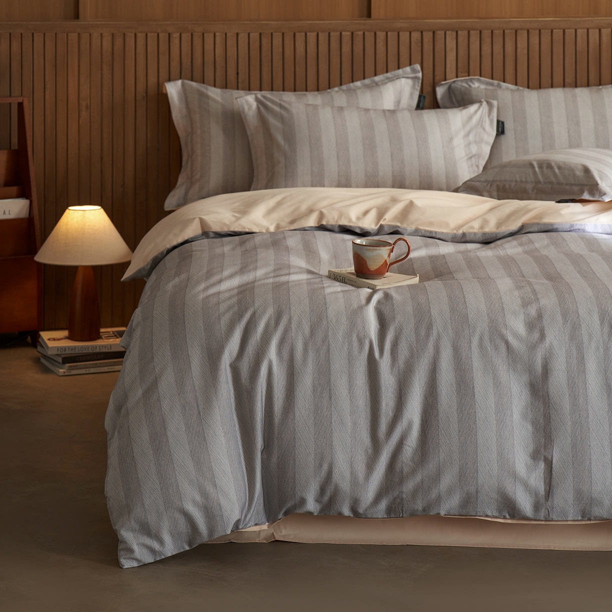 91家纺网 家纺一手货源 找家纺 三味舒屋 2025新款50支全棉印花条纹磨毛四件套-布衣系列 券后（包含优惠券后）不低于289/309元 布衣灰咖