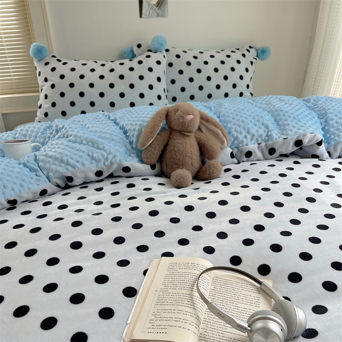 91家纺网 家纺一手货源 找家纺 小叮当家纺仓储工厂店 买家秀 爆款花型2025新款高克重豆豆绒牛奶绒四件套泡芙感床盖套件直播热款 蓝色团团