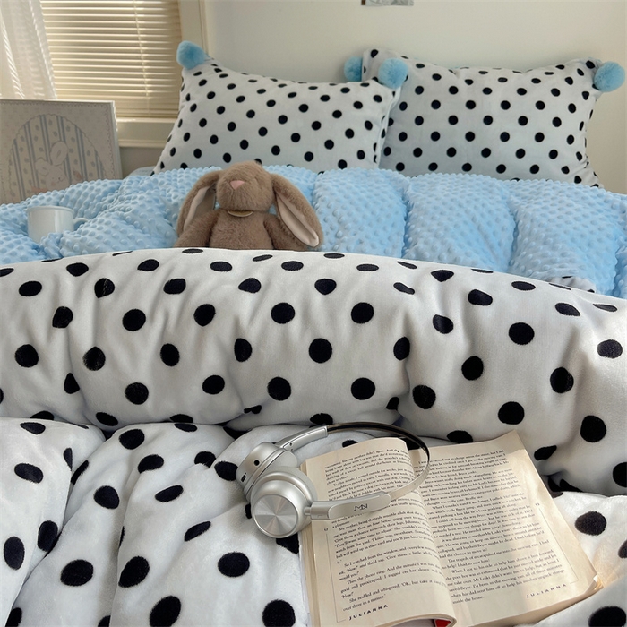 91家纺网 家纺一手货源 找家纺 小叮当家纺仓储工厂店 买家秀 爆款花型2025新款高克重豆豆绒牛奶绒四件套泡芙感床盖套件直播热款 蓝色团团