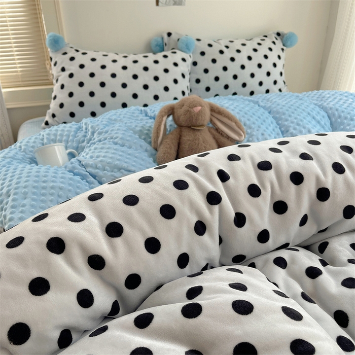 91家纺网 家纺一手货源 找家纺 小叮当家纺仓储工厂店 买家秀 爆款花型2025新款高克重豆豆绒牛奶绒四件套泡芙感床盖套件直播热款 蓝色团团