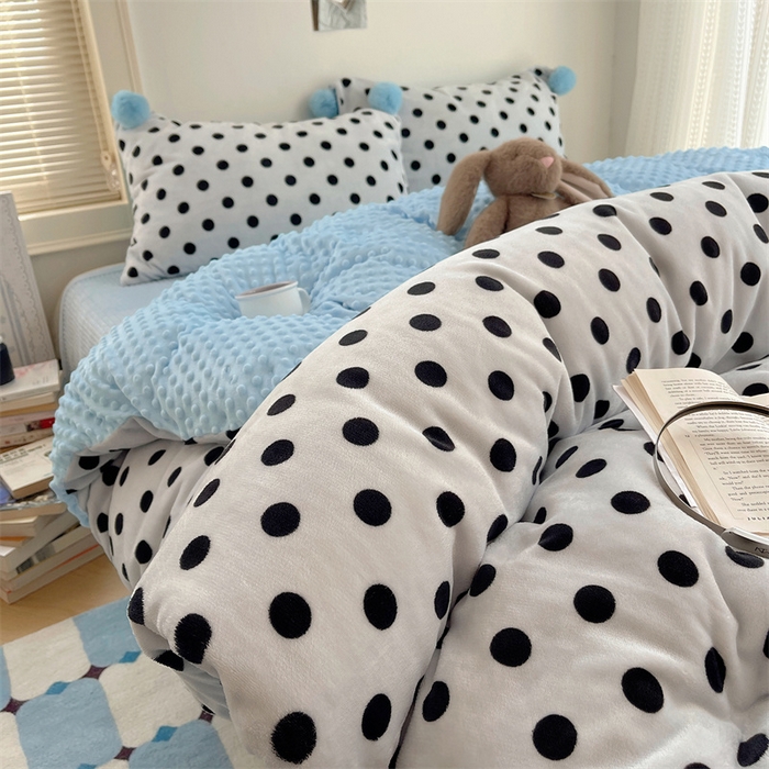 91家纺网 家纺一手货源 找家纺 小叮当家纺仓储工厂店 买家秀 爆款花型2025新款高克重豆豆绒牛奶绒四件套泡芙感床盖套件直播热款 蓝色团团