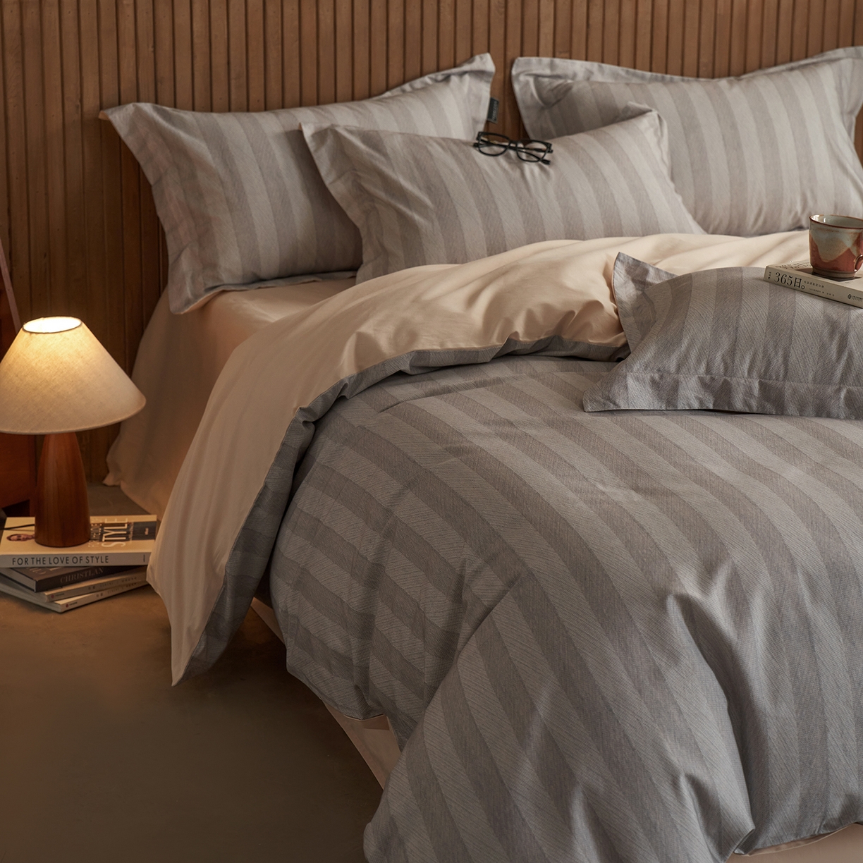 91家纺网 家纺一手货源 找家纺 三味舒屋 2025新款50支全棉印花条纹磨毛四件套-布衣系列 券后（包含优惠券后）不低于289/309元 布衣灰咖