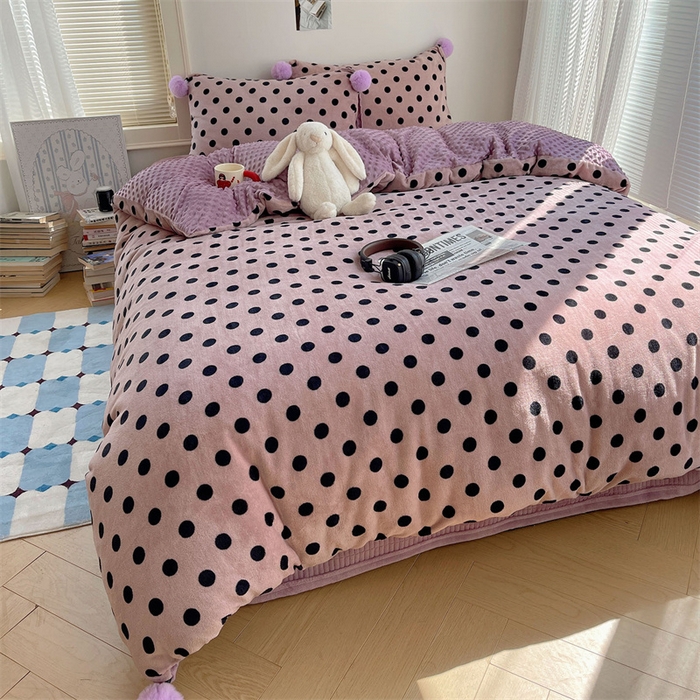 91家纺网 家纺一手货源 找家纺 小叮当家纺仓储工厂店 买家秀 爆款花型2025新款高克重豆豆绒牛奶绒四件套泡芙感床盖套件直播热款 紫夜心语