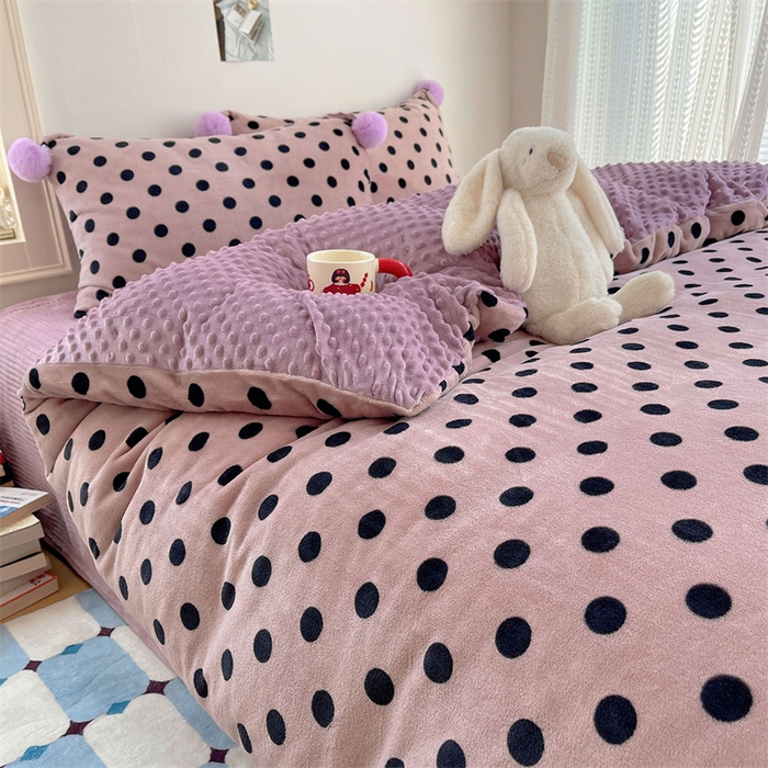 91家纺网 家纺一手货源 找家纺 小叮当家纺仓储工厂店 买家秀 爆款花型2025新款高克重豆豆绒牛奶绒四件套泡芙感床盖套件直播热款 紫夜心语