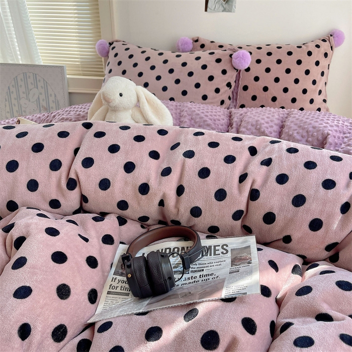 91家纺网 家纺一手货源 找家纺 小叮当家纺仓储工厂店 买家秀 爆款花型2025新款高克重豆豆绒牛奶绒四件套泡芙感床盖套件直播热款 紫夜心语