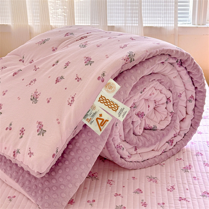 91家纺网 家纺一手货源 找家纺 小叮当家纺仓储工厂店 买家秀 爆款花型2025新款床盖豆豆被套春秋被套冬被云感超软木棉被子被芯 豆豆被-幻紫花语