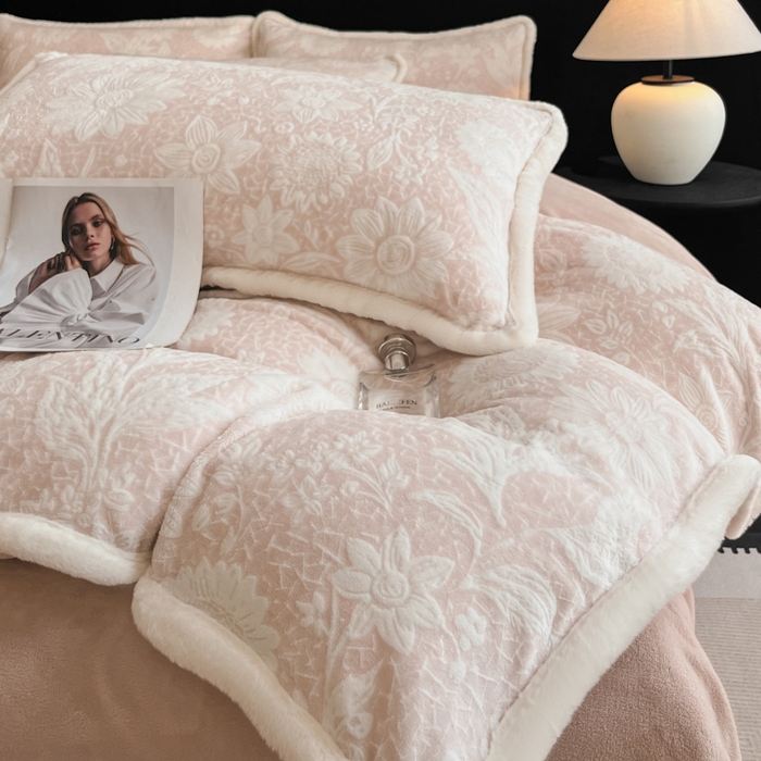 91家纺网 家纺一手货源 找家纺 （总）极简 2025新款立体雕花牛奶绒四件套系列