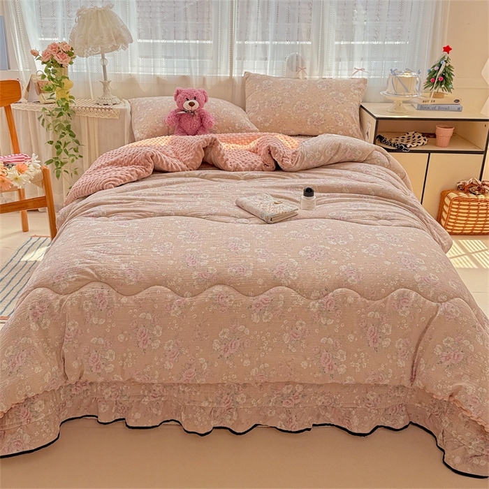 91家纺网 家纺一手货源 找家纺 小叮当家纺仓储工厂店 买家秀 爆款花型2025新款床盖豆豆被套春秋被套冬被云感超软木棉被子被芯 豆豆被-粉蔷柔梦