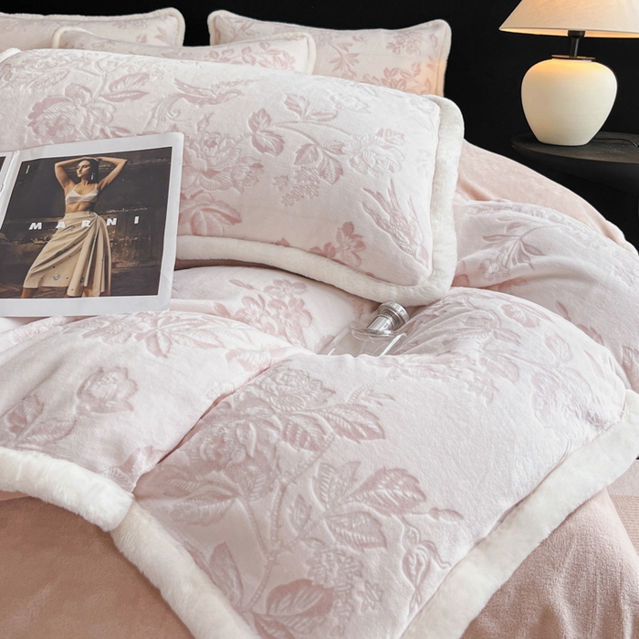 91家纺网 家纺一手货源 找家纺 （总）极简 2025新款立体雕花牛奶绒四件套系列