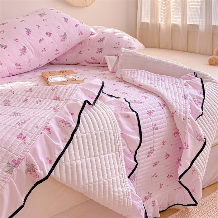 91家纺网 家纺一手货源 找家纺 小叮当家纺仓储工厂店 买家秀 爆款花型2025新款床盖豆豆被套春秋被套冬被云感超软木棉被子被芯 豆豆被-幻紫花语