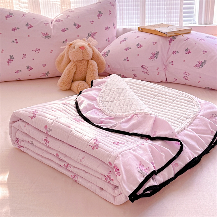 91家纺网 家纺一手货源 找家纺 小叮当家纺仓储工厂店 买家秀 爆款花型2025新款床盖豆豆被套春秋被套冬被云感超软木棉被子被芯 豆豆被-幻紫花语