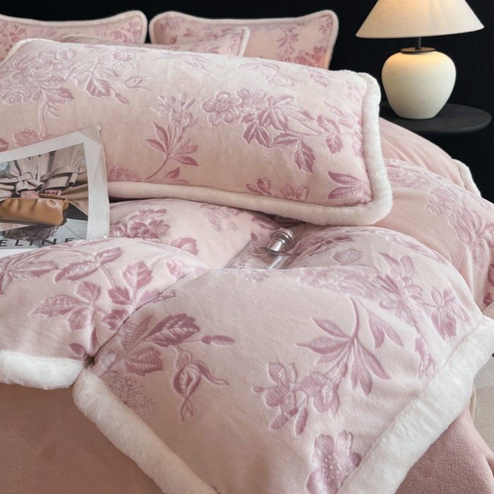 91家纺网 家纺一手货源 找家纺 （总）极简 2025新款立体雕花牛奶绒四件套系列