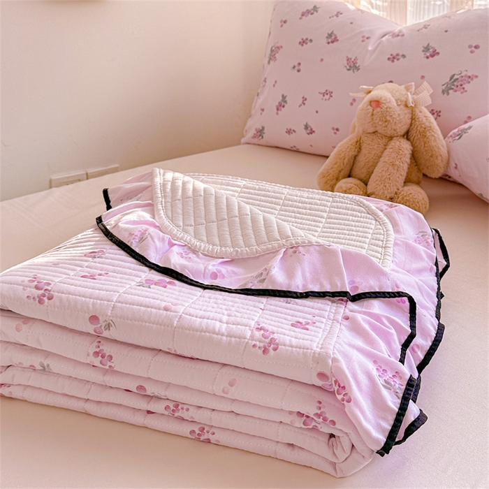 91家纺网 家纺一手货源 找家纺 小叮当家纺仓储工厂店 买家秀 爆款花型2025新款床盖豆豆被套春秋被套冬被云感超软木棉被子被芯 豆豆被-幻紫花语