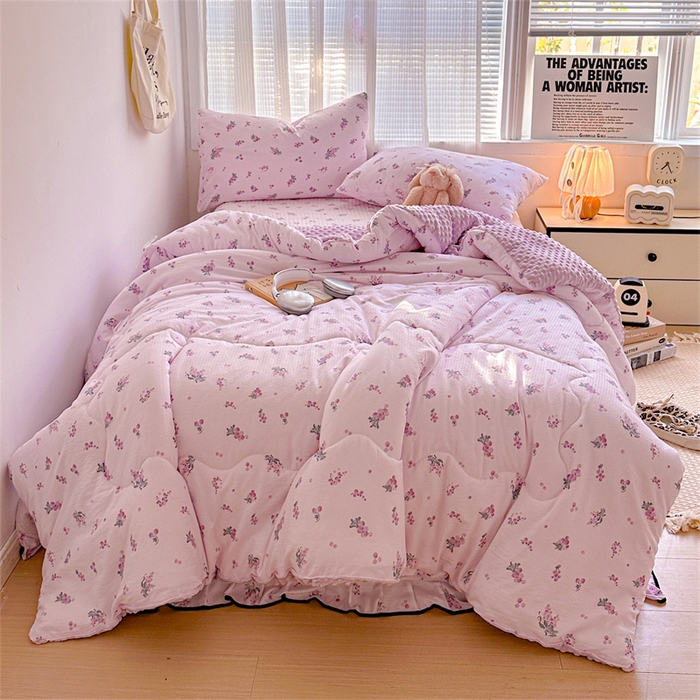 91家纺网 家纺一手货源 找家纺 小叮当家纺仓储工厂店 买家秀 爆款花型2025新款床盖豆豆被套春秋被套冬被云感超软木棉被子被芯 豆豆被-幻紫花语