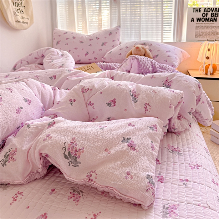 91家纺网 家纺一手货源 找家纺 小叮当家纺仓储工厂店 买家秀 爆款花型2025新款床盖豆豆被套春秋被套冬被云感超软木棉被子被芯 豆豆被-幻紫花语