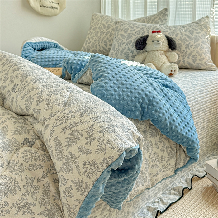 91家纺网 家纺一手货源 找家纺 小叮当家纺仓储工厂店 买家秀 爆款花型2025新款床盖豆豆被套春秋被套冬被云感超软木棉被子被芯 豆豆被-蓝纹夜韵