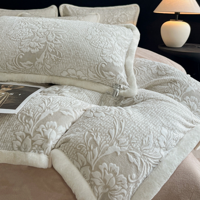 91家纺网 家纺一手货源 找家纺 （总）极简 2025新款立体雕花牛奶绒四件套系列