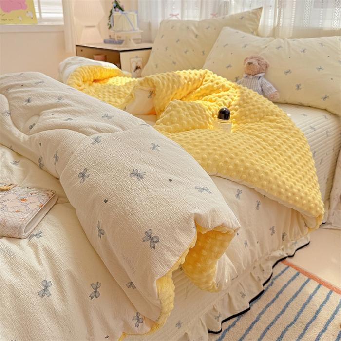 91家纺网 家纺一手货源 找家纺 小叮当家纺仓储工厂店 买家秀 爆款花型2025新款床盖豆豆被套春秋被套冬被云感超软木棉被子被芯 豆豆被-奶黄蝶语