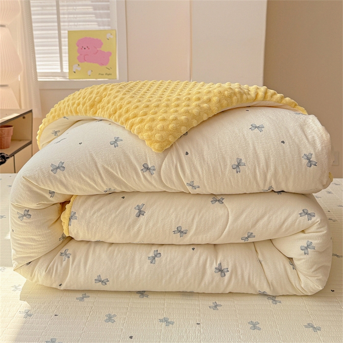 91家纺网 家纺一手货源 找家纺 小叮当家纺仓储工厂店 买家秀 爆款花型2025新款床盖豆豆被套春秋被套冬被云感超软木棉被子被芯 豆豆被-奶黄蝶语