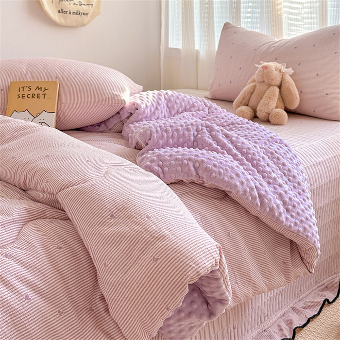 91家纺网 家纺一手货源 找家纺 小叮当家纺仓储工厂店 买家秀 爆款花型2025新款床盖豆豆被套春秋被套冬被云感超软木棉被子被芯 豆豆被-紫绒梦心