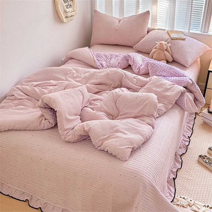 91家纺网 家纺一手货源 找家纺 小叮当家纺仓储工厂店 买家秀 爆款花型2025新款床盖豆豆被套春秋被套冬被云感超软木棉被子被芯 豆豆被-紫绒梦心