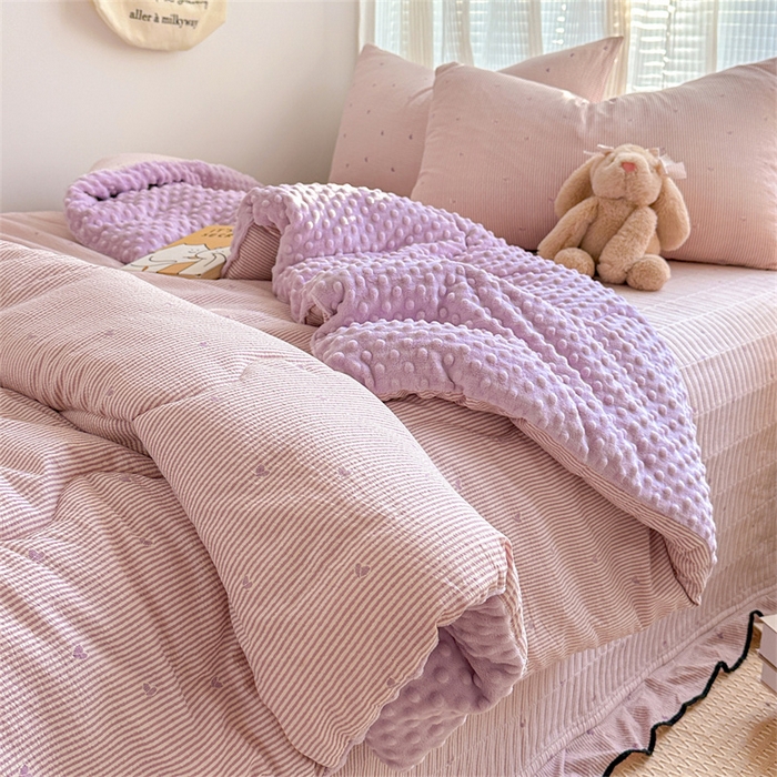 91家纺网 家纺一手货源 找家纺 小叮当家纺仓储工厂店 买家秀 爆款花型2025新款床盖豆豆被套春秋被套冬被云感超软木棉被子被芯 豆豆被-紫绒梦心