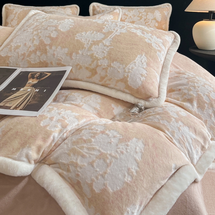 91家纺网 家纺一手货源 找家纺 （总）极简 2025新款立体雕花牛奶绒四件套系列