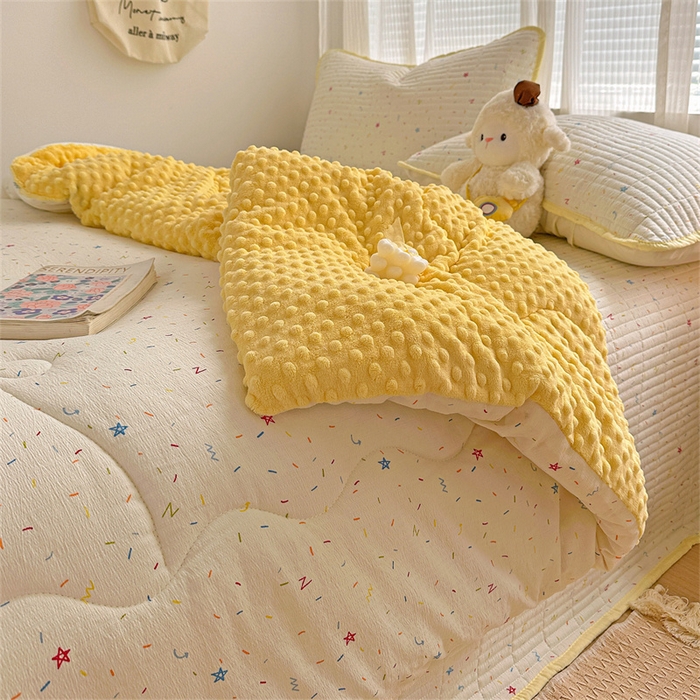 91家纺网 家纺一手货源 找家纺 小叮当家纺仓储工厂店 买家秀 爆款花型2025新款床盖豆豆被套春秋被套冬被云感超软木棉被子被芯 豆豆被-彩星甜梦