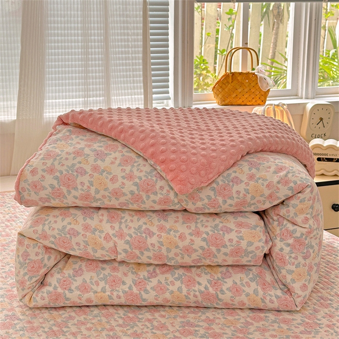 91家纺网 家纺一手货源 找家纺 小叮当家纺仓储工厂店 买家秀 爆款花型2025新款床盖豆豆被套春秋被套冬被云感超软木棉被子被芯 豆豆被-花漾绒语